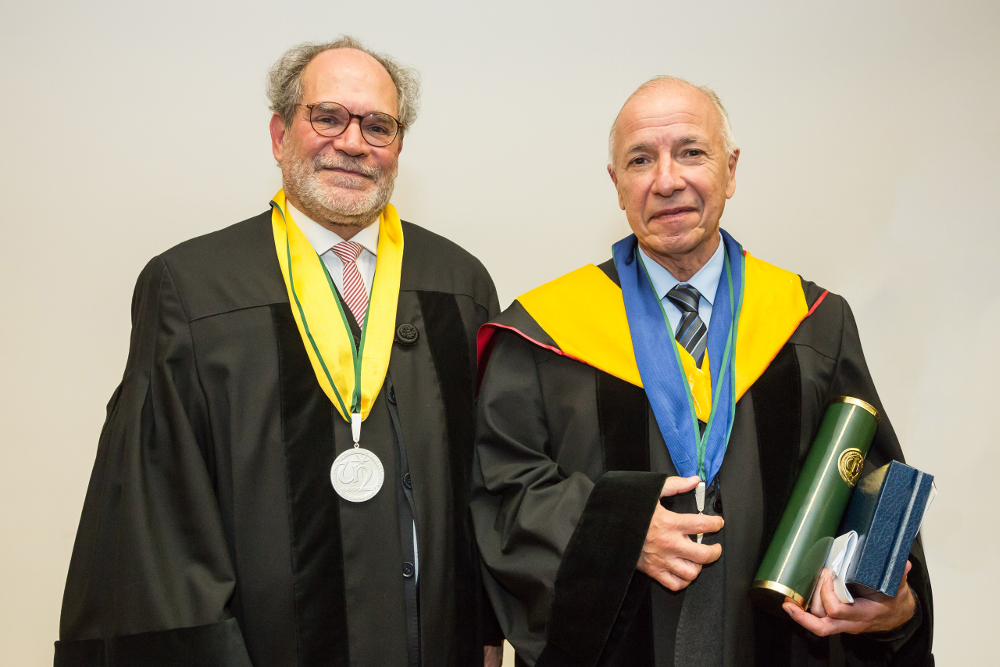 Alejandro Portes e Cláudio Tadeu Daniel-Ribeiro homenageados com Doutoramento Honoris Causa