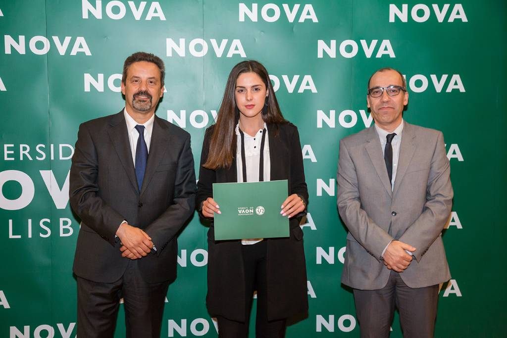 Reitor da NOVA; Ana Sofia Silva (melhor aluna de Sociologia Pós-Laboral) e Diretor da NOVA FCSH