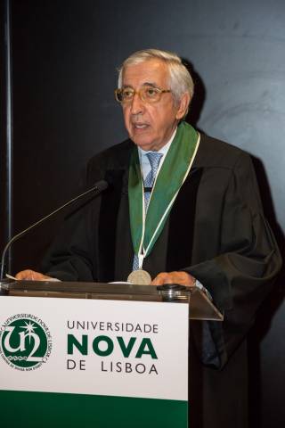 Artur Santos Silva discursando durante a cerimónia de atribuição do título de Doutor Honoris Causa pela Universidade NOVA de Lisboa